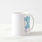 Blauw Calico Beer glimlachen op stoel Koffiemok (Voorkant rechts)