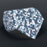 Blauw camo camouflagepatroon in marineblauwe tinte stropdas<br><div class="desc">Trendy marineblauwe camouflageontwerp met blauwe tinten.
★Controleer de bijpassende collectie voor COÖRDINERENDE ARTIKELEN.★
♥ Originele kunstwerk van PUPSIKU STUDIO. 100% exclusief product.</div>