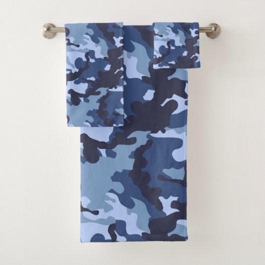 blauw camo tegelpatroon bad handdoek (Insitu)