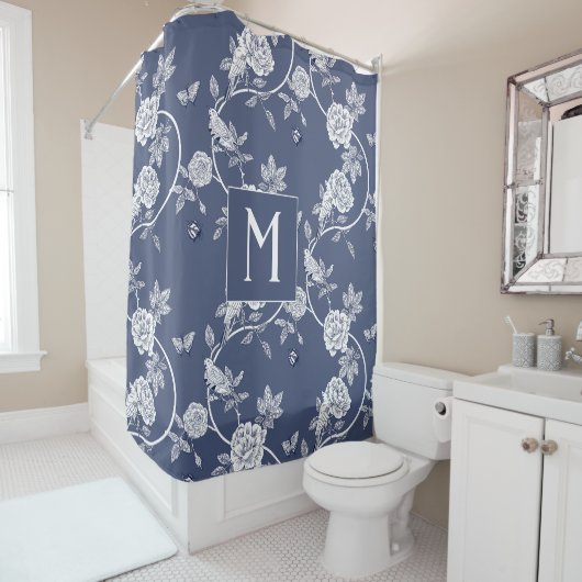 Blauw Chinoiserie Floral Monogram Douchegordijn (In situ)