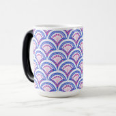 blauw damaspatroon magische mok (Voorkant links)