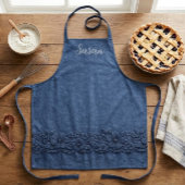 Blauw denim en getextureerde bloemenrand schort