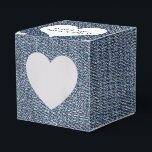 Blauw Denim Favor Doos Met Hart Bedankdoosjes<br><div class="desc">Witte hart met pasgetrouwde namen op blauwe jeans denim achtergrond.</div>