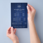 Blauw Eenvoudige Salon Service Menu Flyer (Hand)