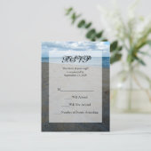 Blauw en Bruin Zanden ~ Strand Bruiloft RSVP Antwo Uitnodiging Briefkaart (Staand voorkant)