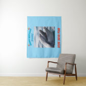 Blauw en Coral Dolphin Birthday Splash Wandkleed (In situ)