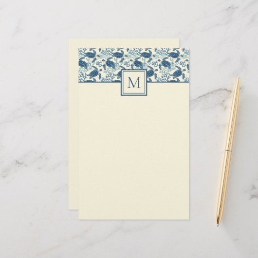 Blauw en crème Zee Turtle Monogram Briefpapier (Voorkant / Achterkant in situ)