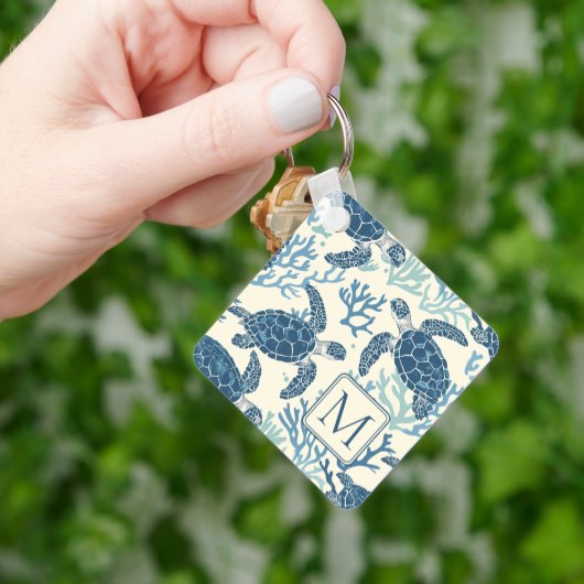 Blauw en crème Zee Turtles Monogram Sleutelhanger (Hand)