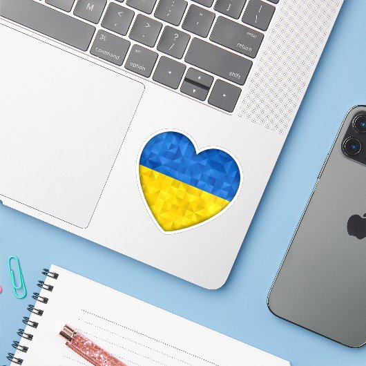 Blauw en geel hart, Oekraïense vlag kleuren Sticker (Laptop met iPhone)