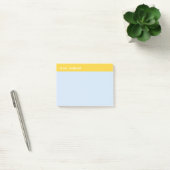 Blauw en geel kleverig post-it® notes (Kantoor)