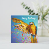 Blauw en geel Macaw Throws Confetti (Staand voorkant)