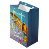 Blauw en geel Macaw Throws Confetti Medium Cadeauzakje (Voorkant Gekanteld)