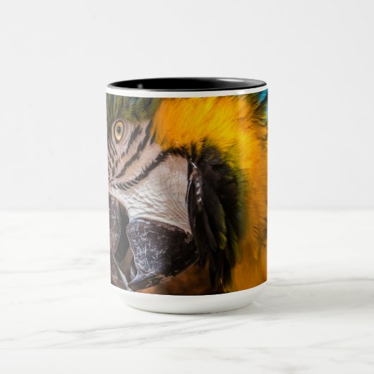 Blauw en gele ara-portret mok (Midden)