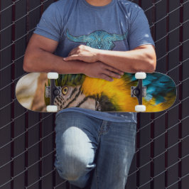 Blauw en gele ara-portret persoonlijk skateboard