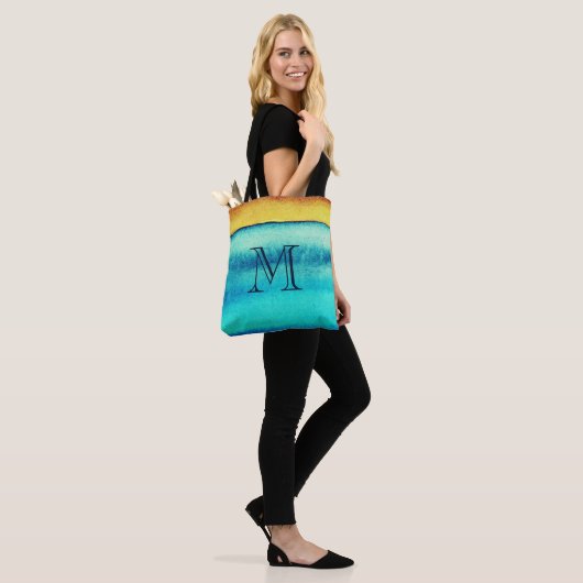 Blauw- en goudmonogram tote bag (Op model)