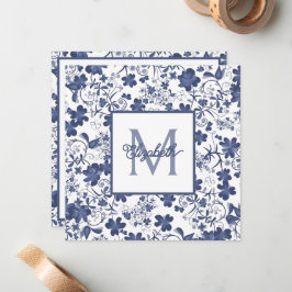 Blauw en grijs bloemenmonogram notitiekaartje