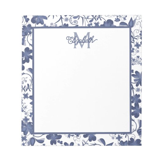Blauw en grijs bloemmotief met monogram notitieblok (Voorkant)
