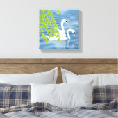 Blauw en groen paar zwanen op het meer canvas afdruk (Insitu (Slaapkamer))
