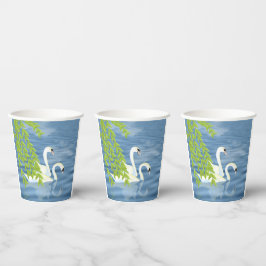 Blauw en groen paar zwanen op het meer papieren bekers