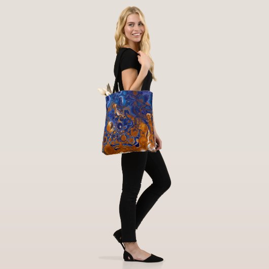 Blauw en koper Abstracte moderne kunst Tote Bag (Op model)