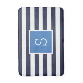 Blauw en marine strepen monogram badmat (Voorkant Verticaal)