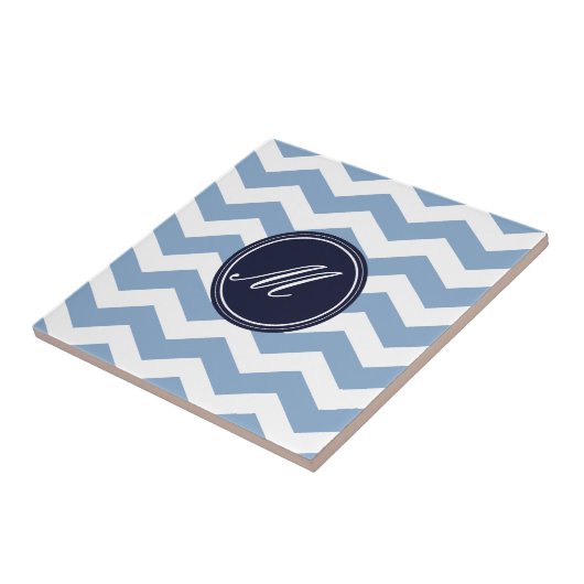 Blauw en marineblauw Chevron met Monogram Tiles Tegeltje (Zijkant)