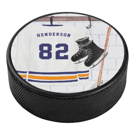 Blauw en Oranje ijskap | Monogram Jersey Hockey Puck (3/4)