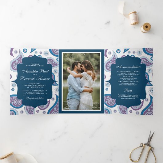 Blauw en Paarse Paisley Indiase stijl bruiloft fot Drieluik Uitnodiging (Binnen)