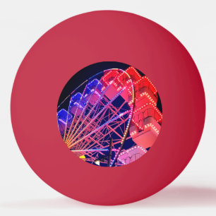 Blauw en rood reuzenrad pingpongbal