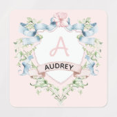 Blauw en roze Grandmillennial Ribbon Crest Labels (Design 1)
