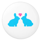Blauw en roze konijntjes in liefde keramische knop (Voorkant)