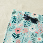 Blauw en Roze Pastel Folk Art Flowers Strandlaken (In situ)