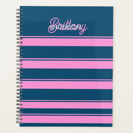 Blauw en roze streepjespatroon gepersonaliseerd planner (Voorkant)