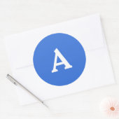 Blauw en wit, aangepast monogram envelop ronde sticker (Envelop)