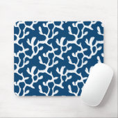 Blauw en wit Abstract koraal, herstellend patroon Muismat (Met muis)