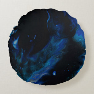 Blauw en wit abstract schilderij rond kussen