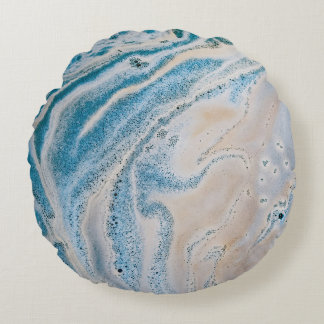 Blauw en wit abstract schilderij rond kussen