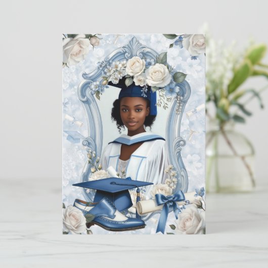 Blauw en Wit Bloemig Foto Afstudeeraankondiging (Staand voorkant)