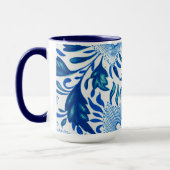 Blauw en wit bloemmotief mok (Links)