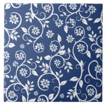 blauw en wit bloemmotief