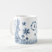 Blauw en wit bunny Flowers Monogram Paaskonijn Koffiemok (Voorkant links)
