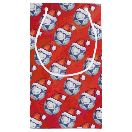 Blauw en wit feestelijk Voetbal Patroon op rood Klein Cadeauzakje (Achterkant)