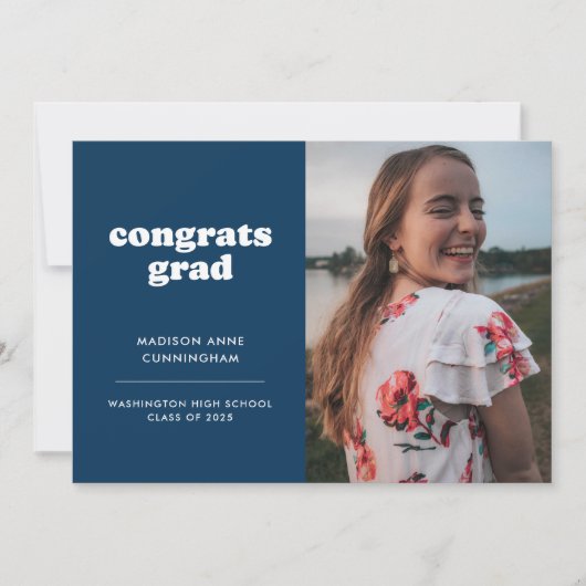 Blauw en Wit Gefeliciteerd Afstudeerder Twee Foto Aankondiging (Voorkant)