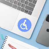 Blauw en Wit gehandicaptensymbool Ronde Sticker (Laptop met iPhone)