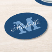 Blauw en wit gepersonaliseerd monogram papier onde ronde kartonnen onderzetter (Gebogen)