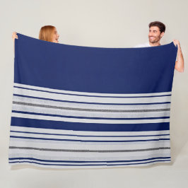 Blauw en wit gestreept met zwarte accenten fleece deken