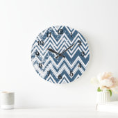 Blauw en wit grunge chevron grote klok (Huis)
