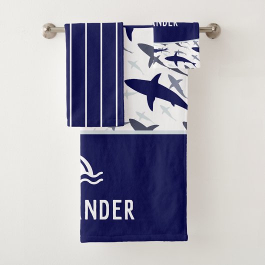 Blauw en wit haaienpatroon met naam jongen bad handdoek (Insitu)