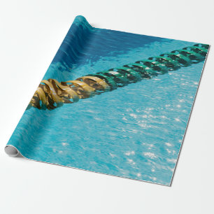 Blauw en wit ketting op blauw lichaam van wat cadeaupapier