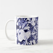 Blauw en wit konijn Bunny Hare Fractal Monogram Koffiemok (Links)